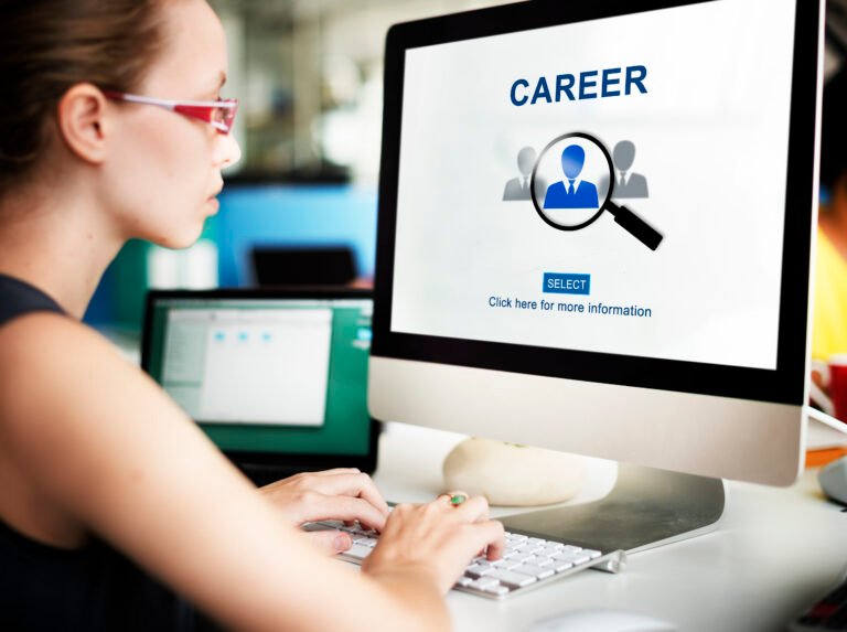 14 Best LinkedIn Profile Optimizer Tips for Job Seekers